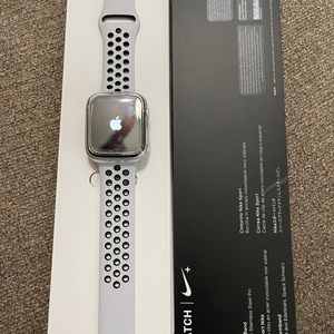 Apple 44 mm Watch 4 Series